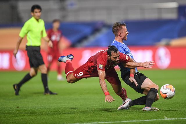 留住核心！陈盈骏3年顶薪合同续约广州队